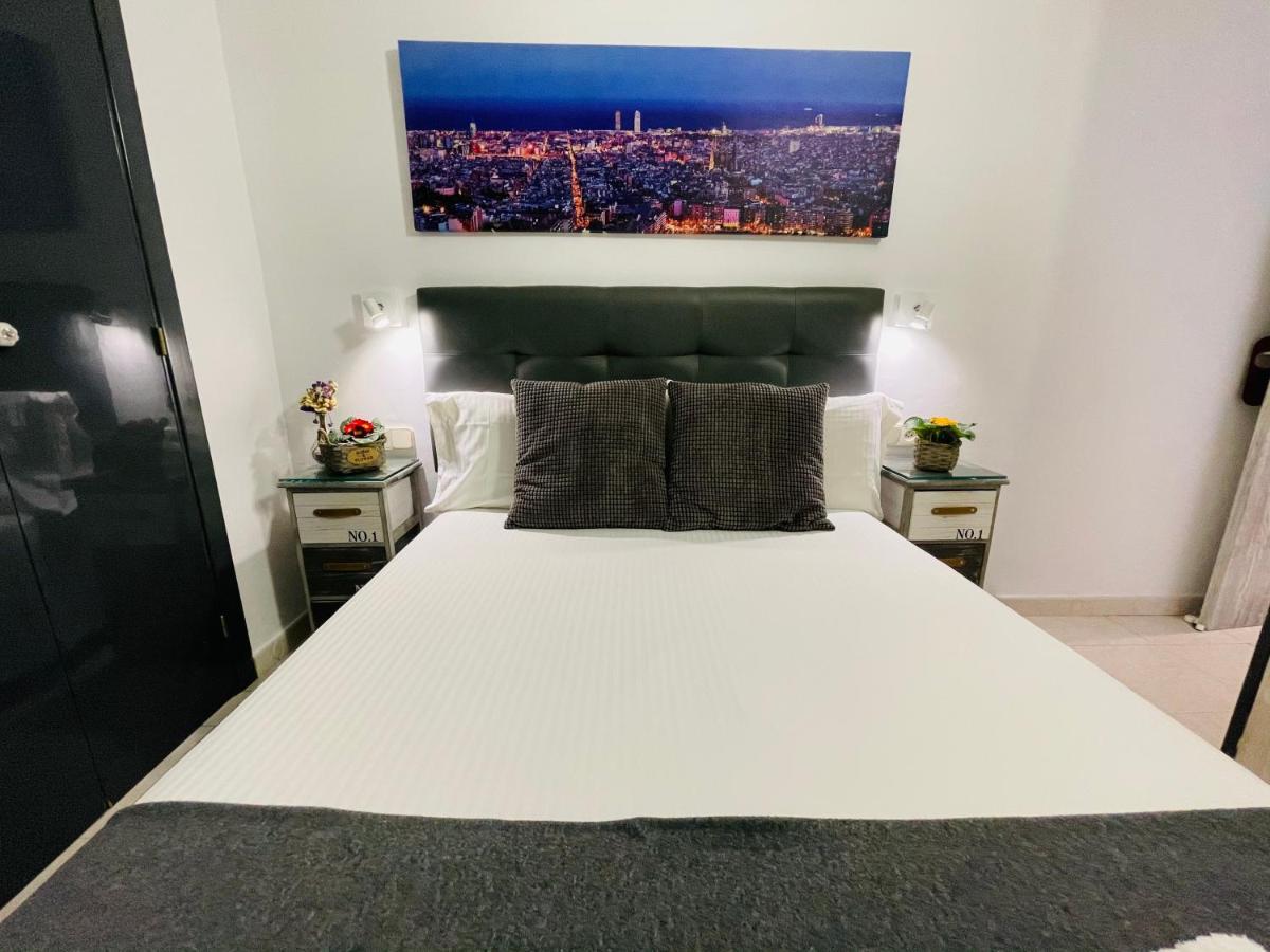 Hostal Lleida Barcelona Eksteriør billede