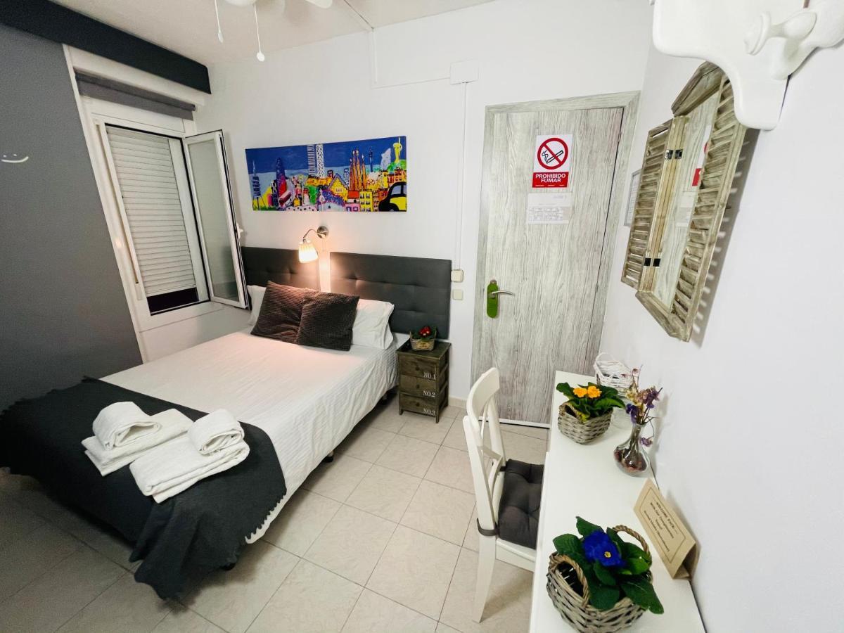 Hostal Lleida Barcelona Eksteriør billede