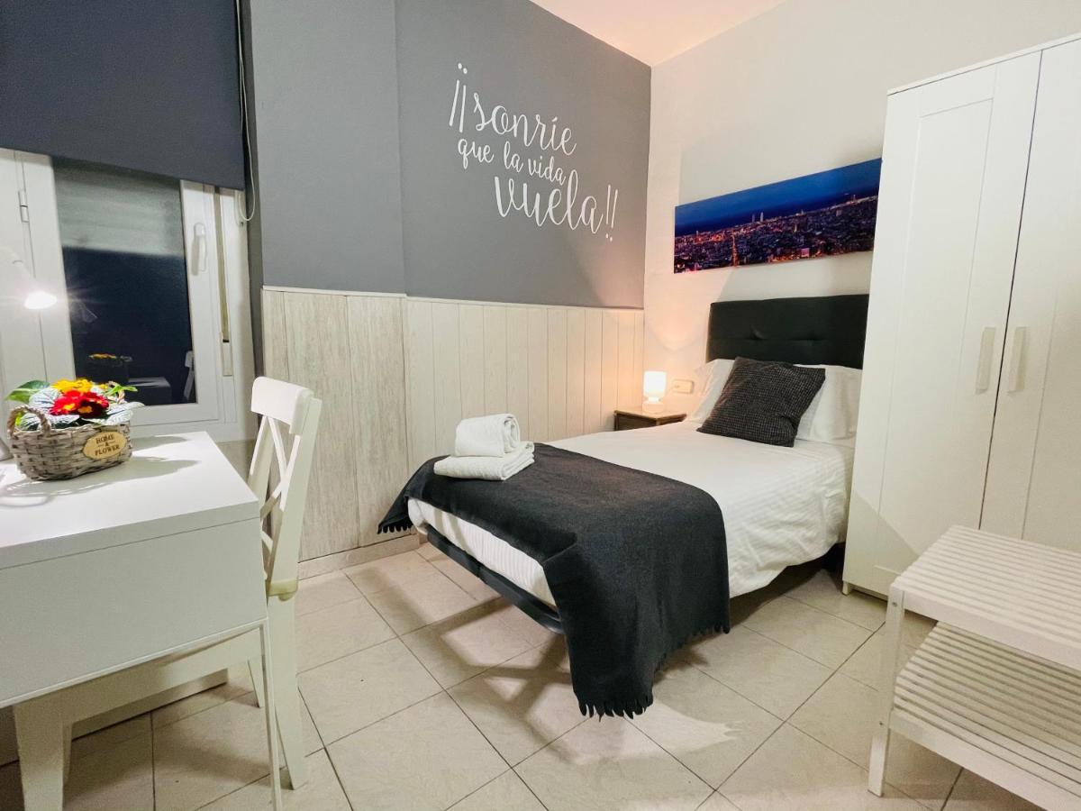 Hostal Lleida Barcelona Eksteriør billede