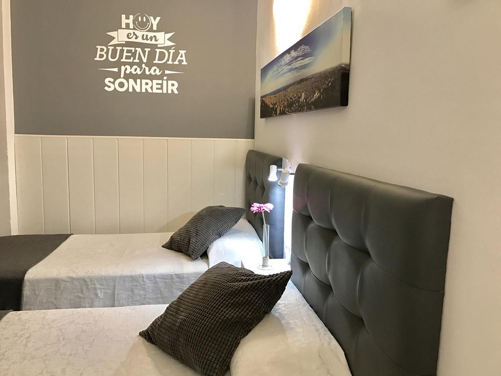 Hostal Lleida Barcelona Eksteriør billede