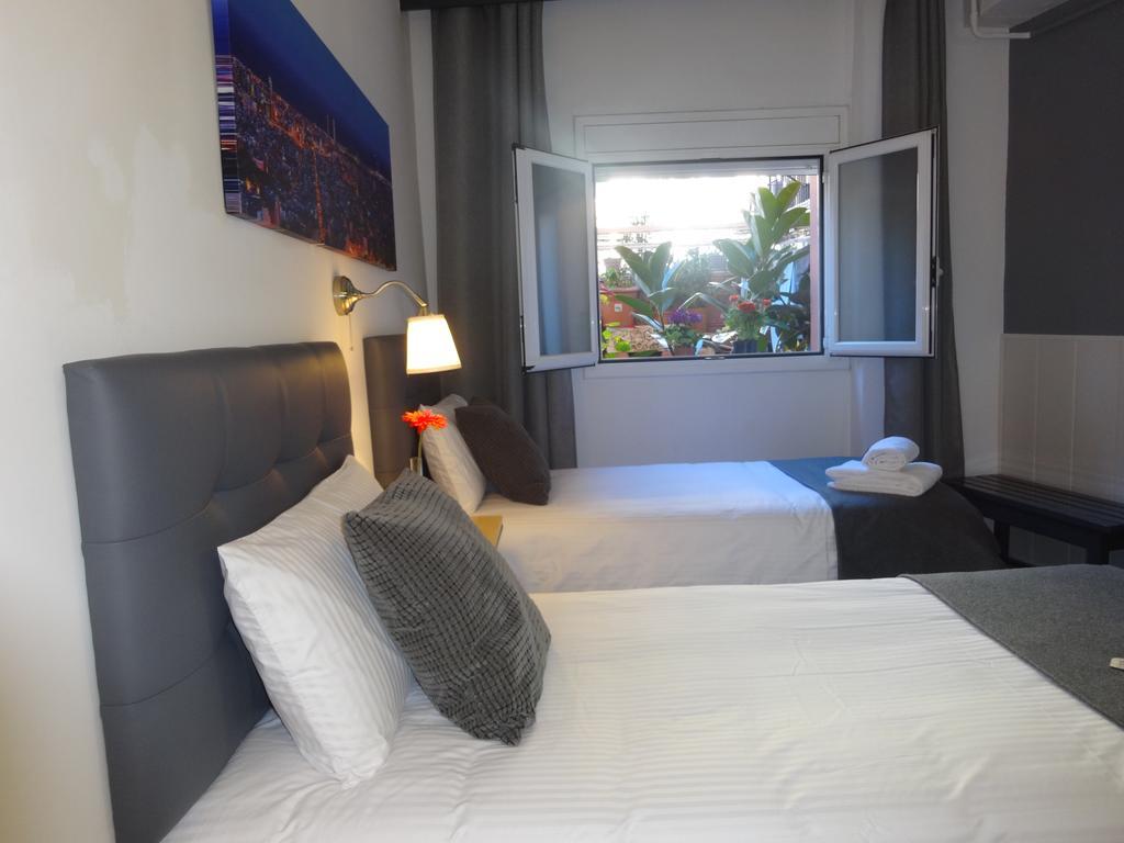 Hostal Lleida Barcelona Eksteriør billede