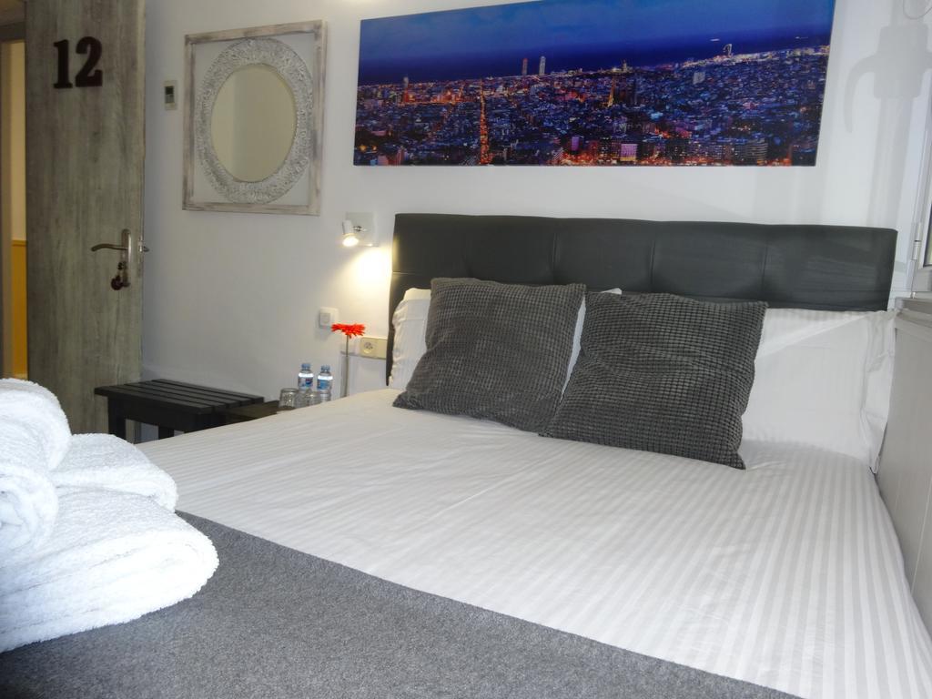 Hostal Lleida Barcelona Eksteriør billede