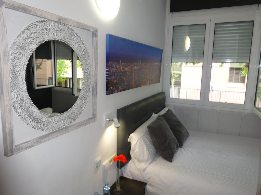 Hostal Lleida Barcelona Eksteriør billede