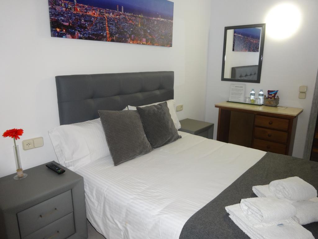 Hostal Lleida Barcelona Eksteriør billede