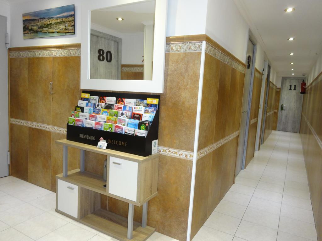 Hostal Lleida Barcelona Eksteriør billede