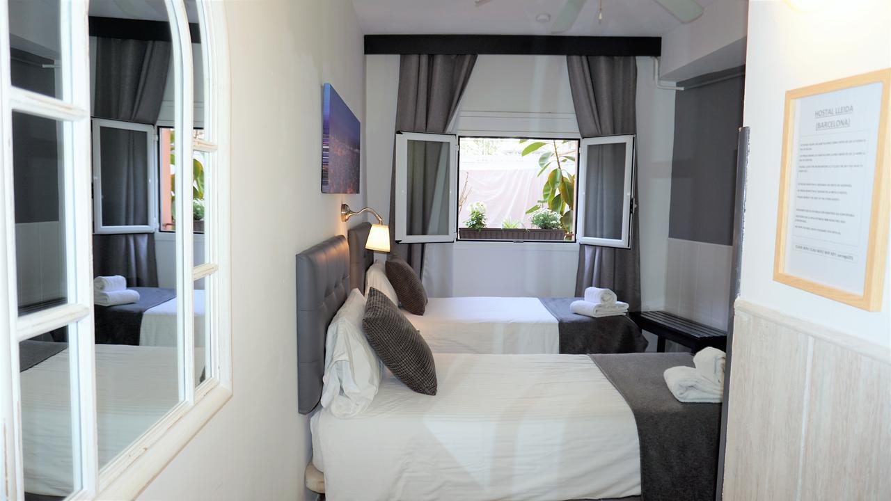 Hostal Lleida Barcelona Eksteriør billede