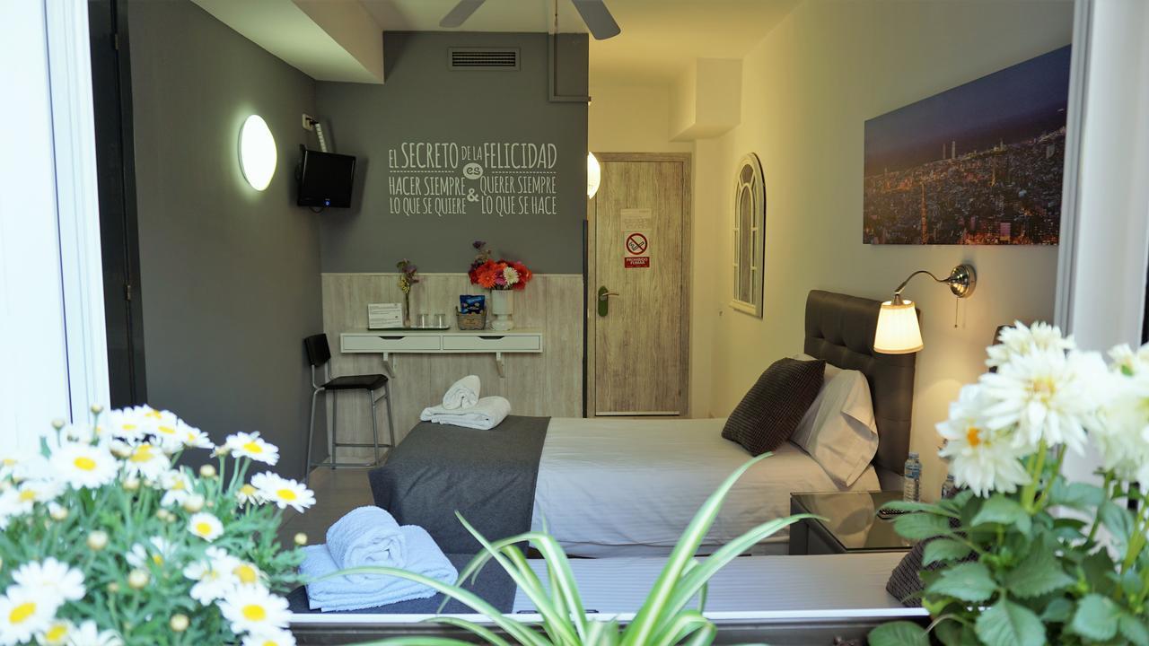 Hostal Lleida Barcelona Eksteriør billede