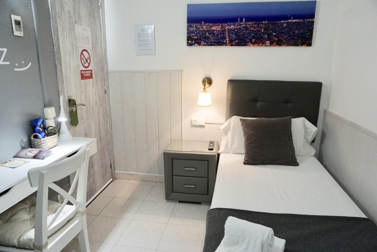 Hostal Lleida Barcelona Eksteriør billede