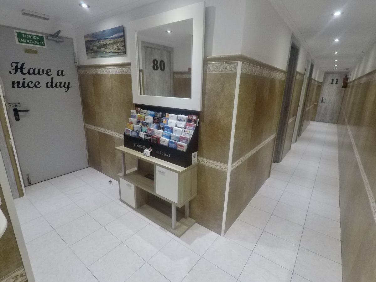 Hostal Lleida Barcelona Eksteriør billede
