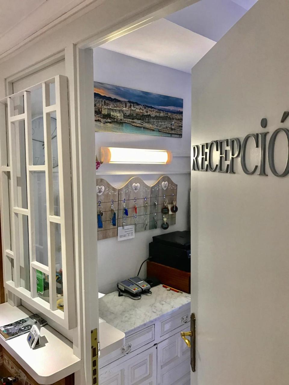 Hostal Lleida Barcelona Eksteriør billede